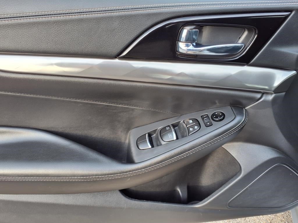 2022 Nissan Maxima SV