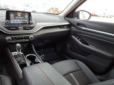 2025 Nissan Altima SR