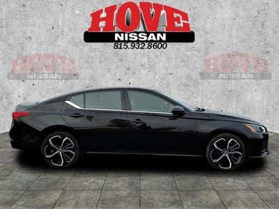 2025 Nissan Altima SR