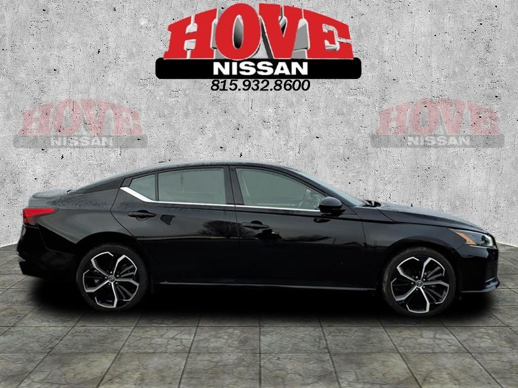 2025 Nissan Altima SR