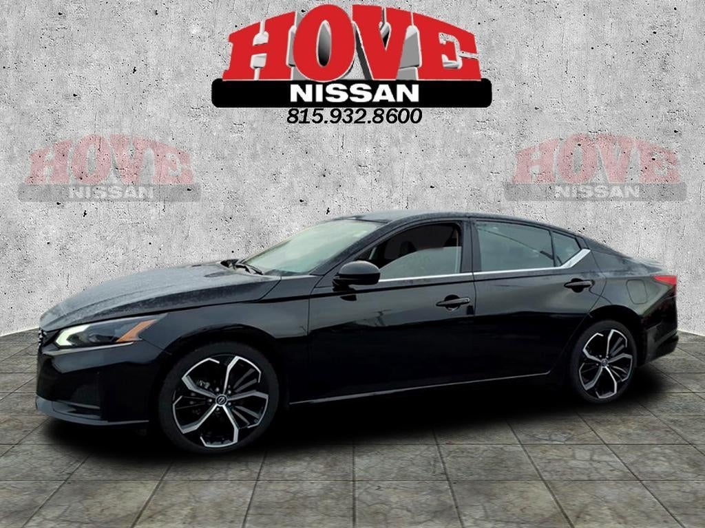 2025 Nissan Altima SR