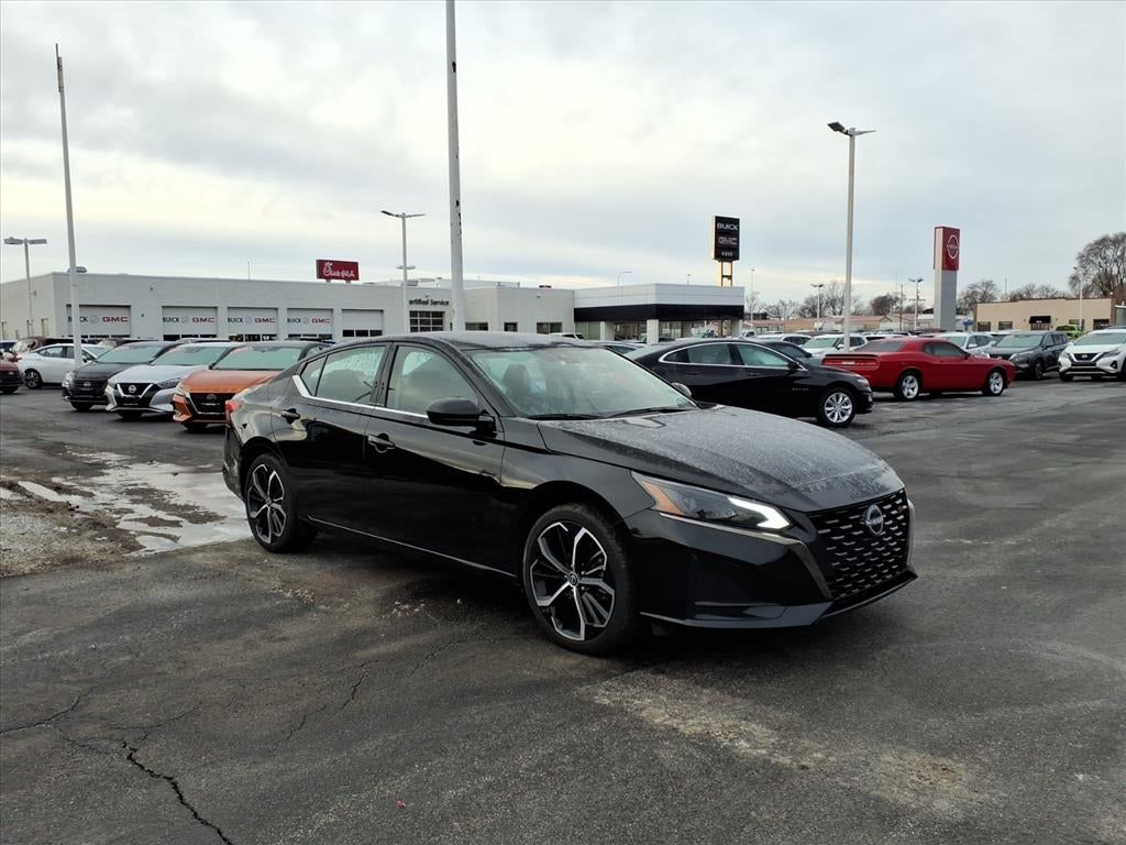 2025 Nissan Altima SR