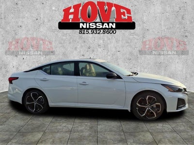 2025 Nissan Altima 2.5 SR