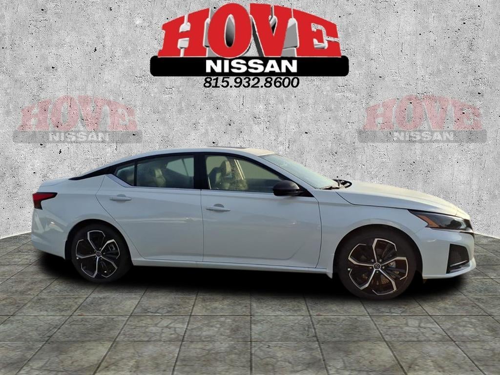 2025 Nissan Altima 2.5 SR