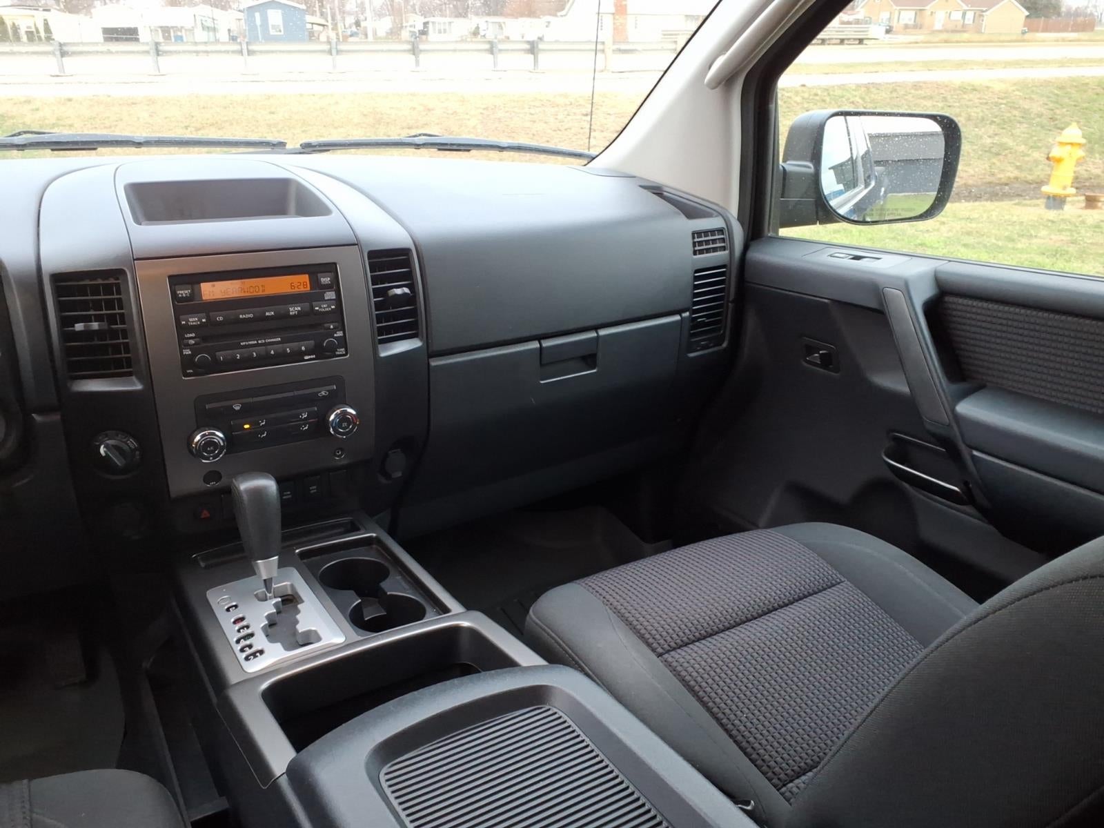 2011 Nissan Titan SV