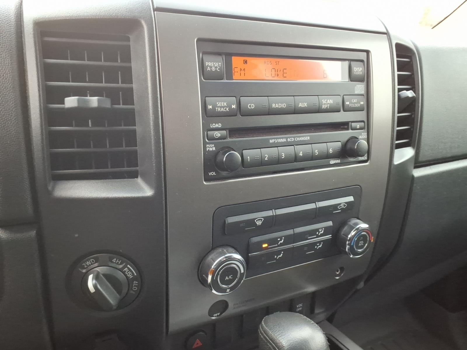 2011 Nissan Titan SV