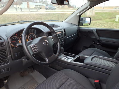 2011 Nissan Titan SV