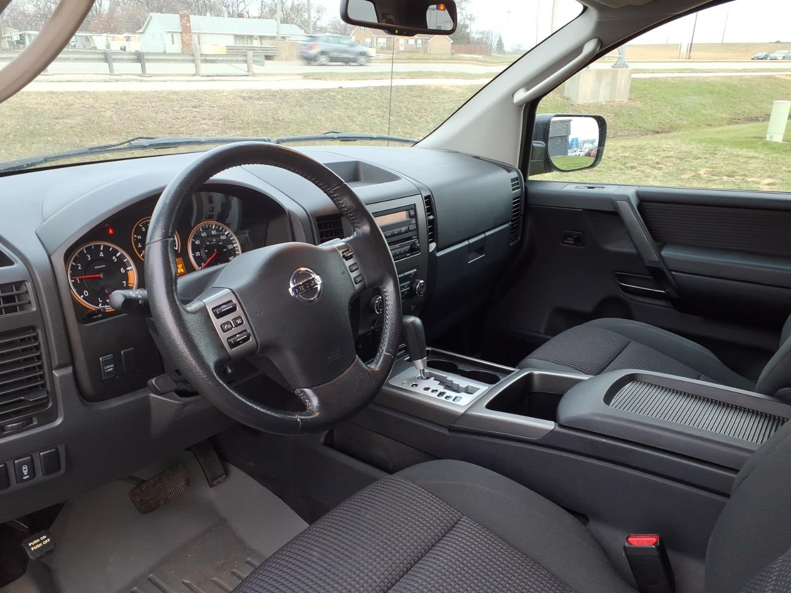 2011 Nissan Titan SV