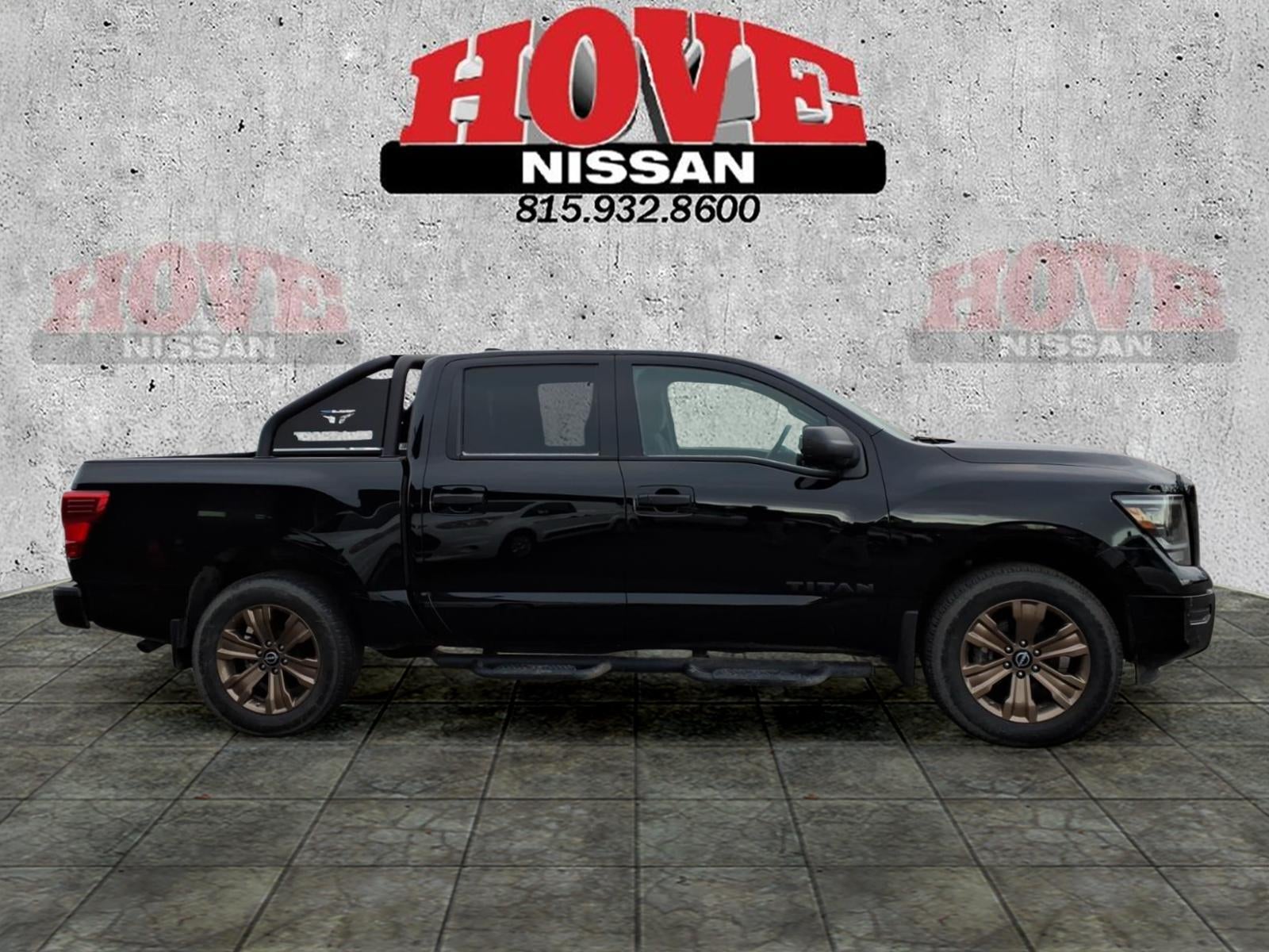 2024 Nissan Titan SV