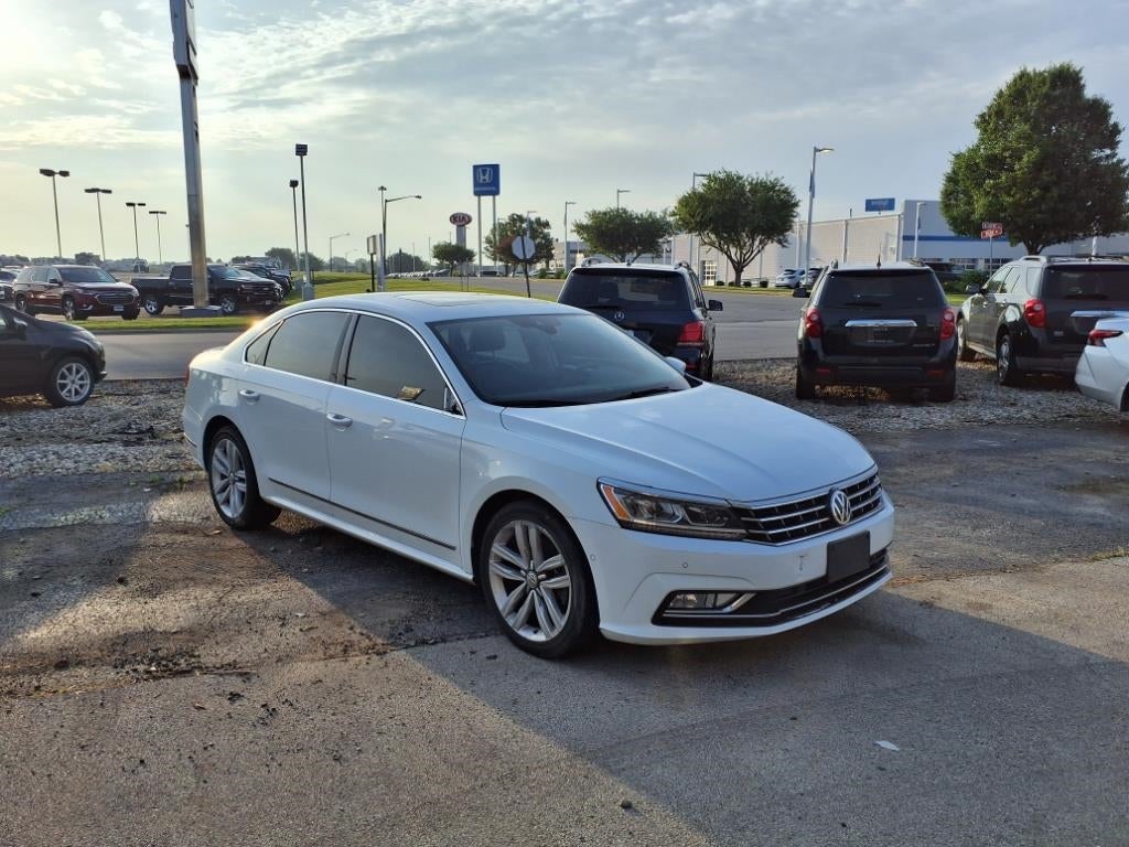 2017 Volkswagen Passat 1.8T SEL Premium