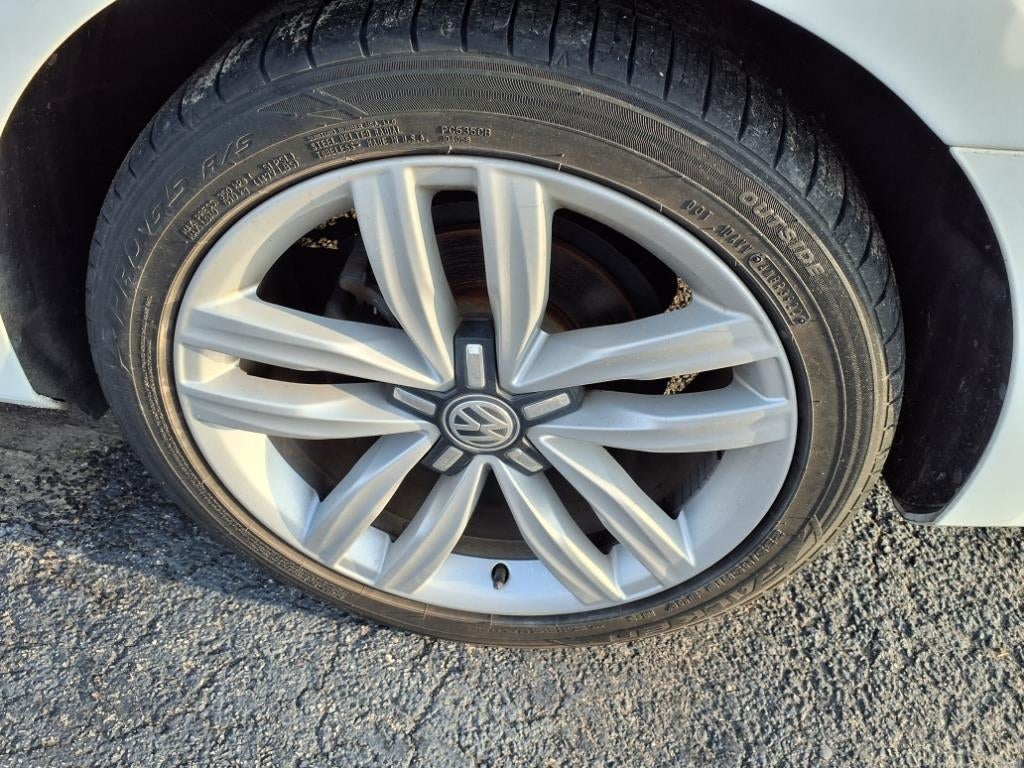 2017 Volkswagen Passat 1.8T SEL Premium