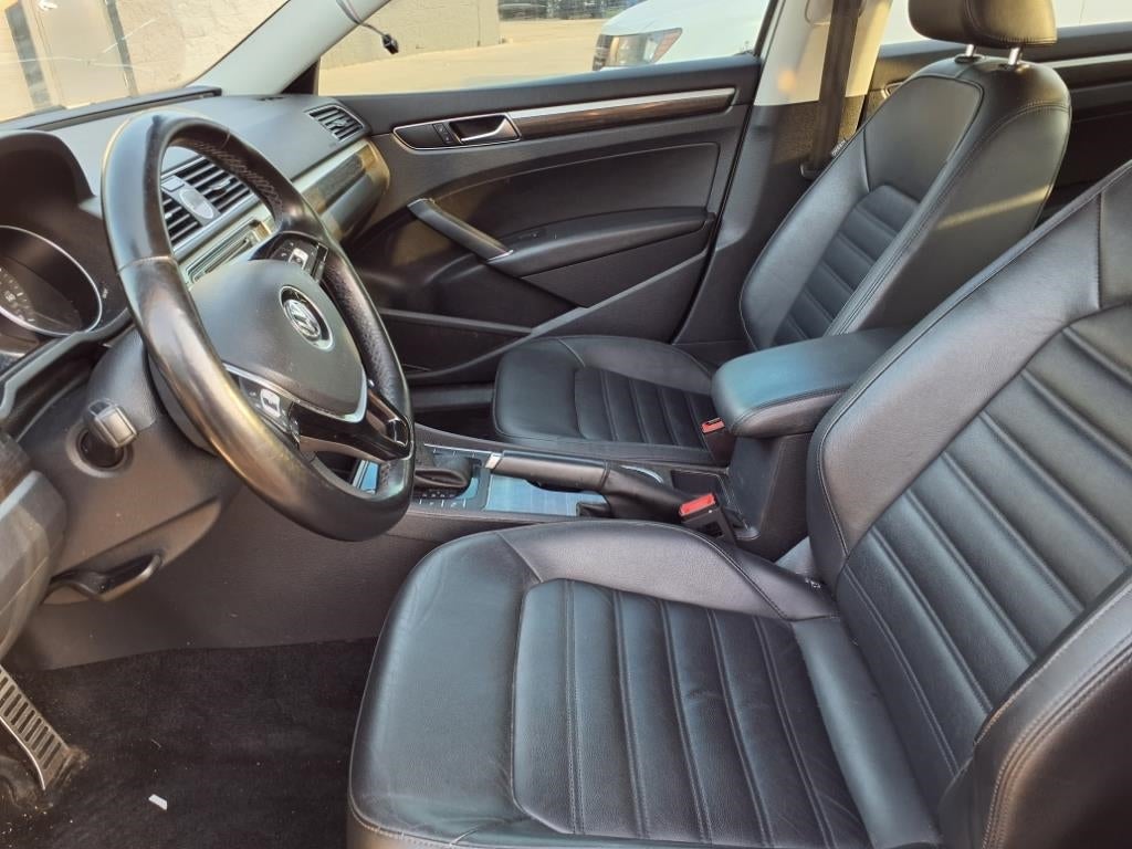 2017 Volkswagen Passat 1.8T SEL Premium