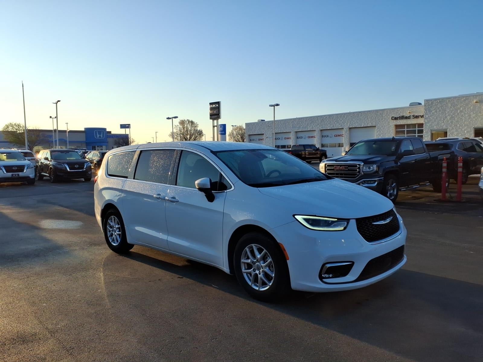 2023 Chrysler Pacifica Touring L