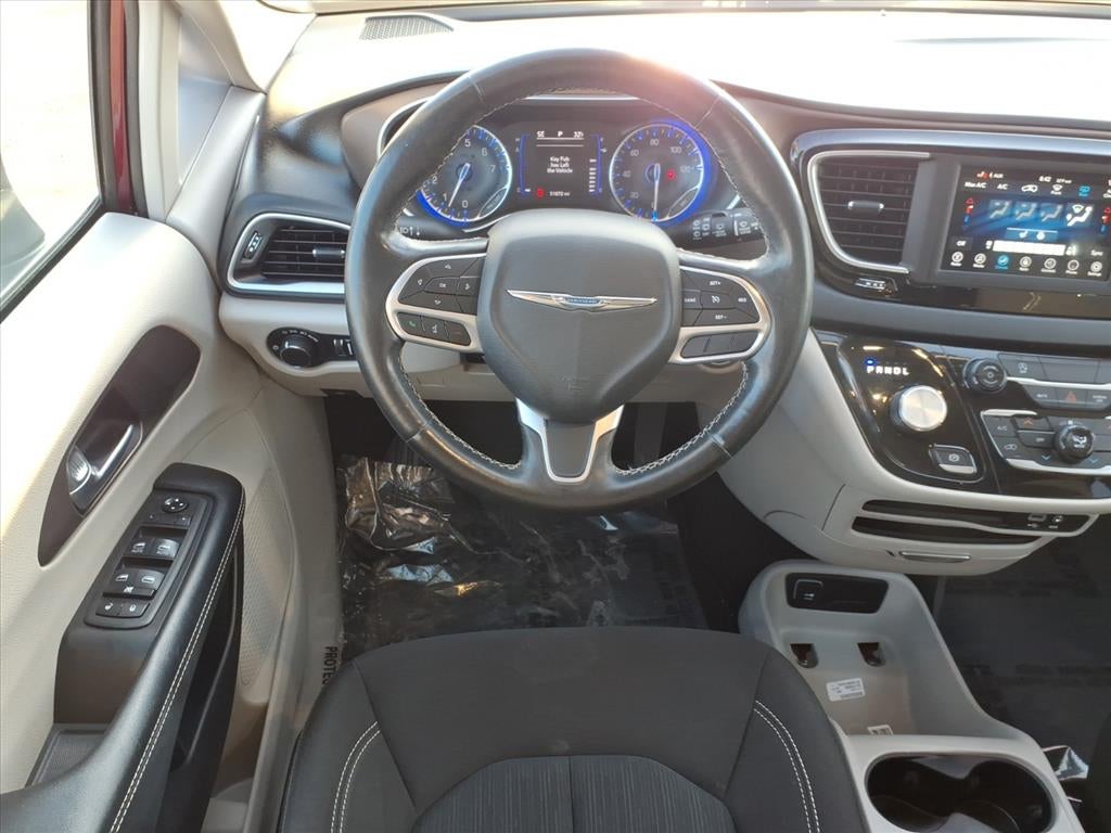 2020 Chrysler Voyager LX