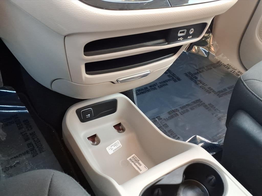 2020 Chrysler Voyager LX