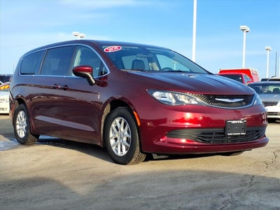 2020 Chrysler Voyager LX