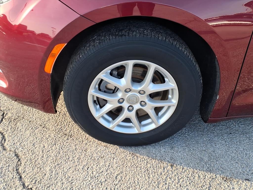 2020 Chrysler Voyager LX