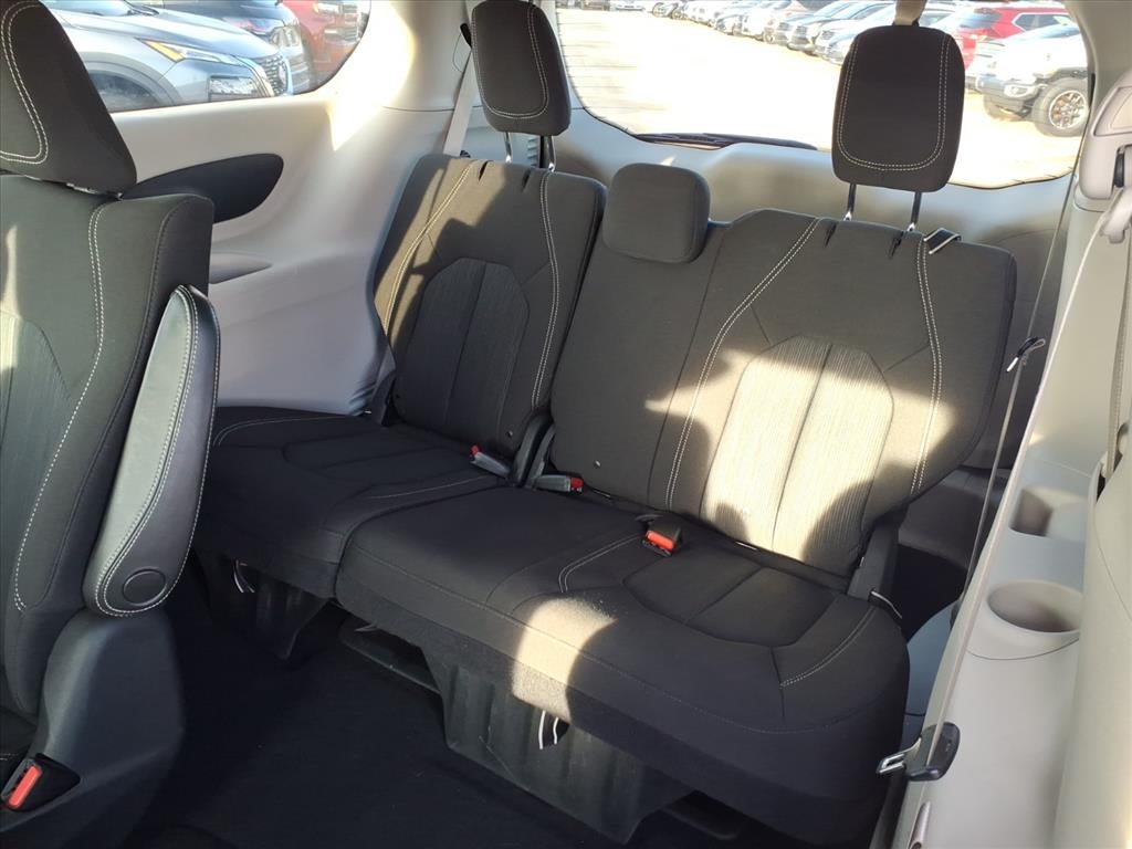 2020 Chrysler Voyager LX