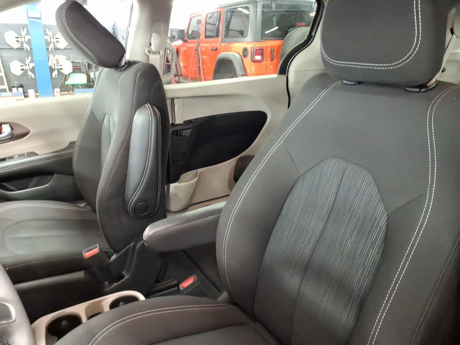 2024 Chrysler Voyager LX