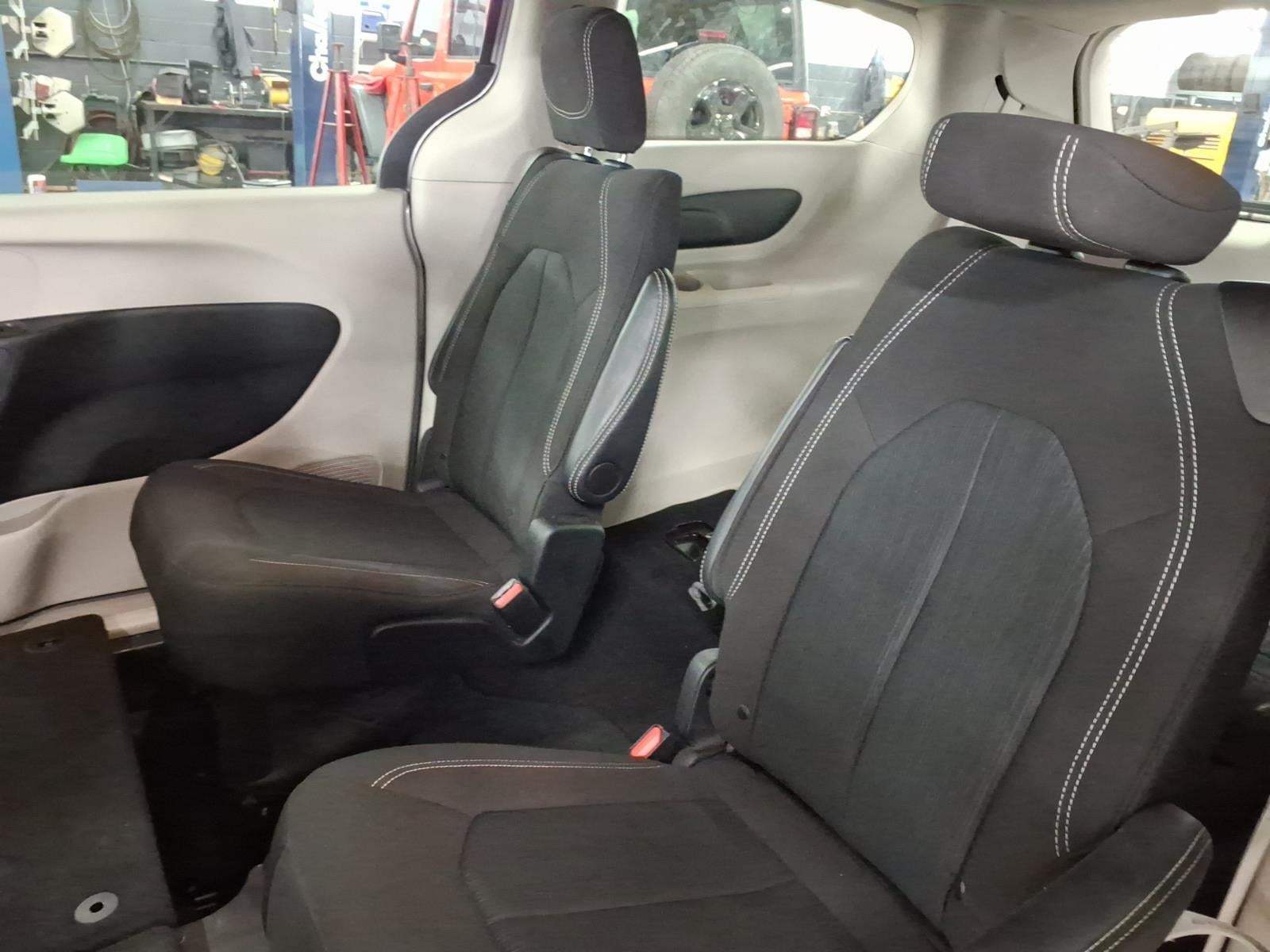 2024 Chrysler Voyager LX