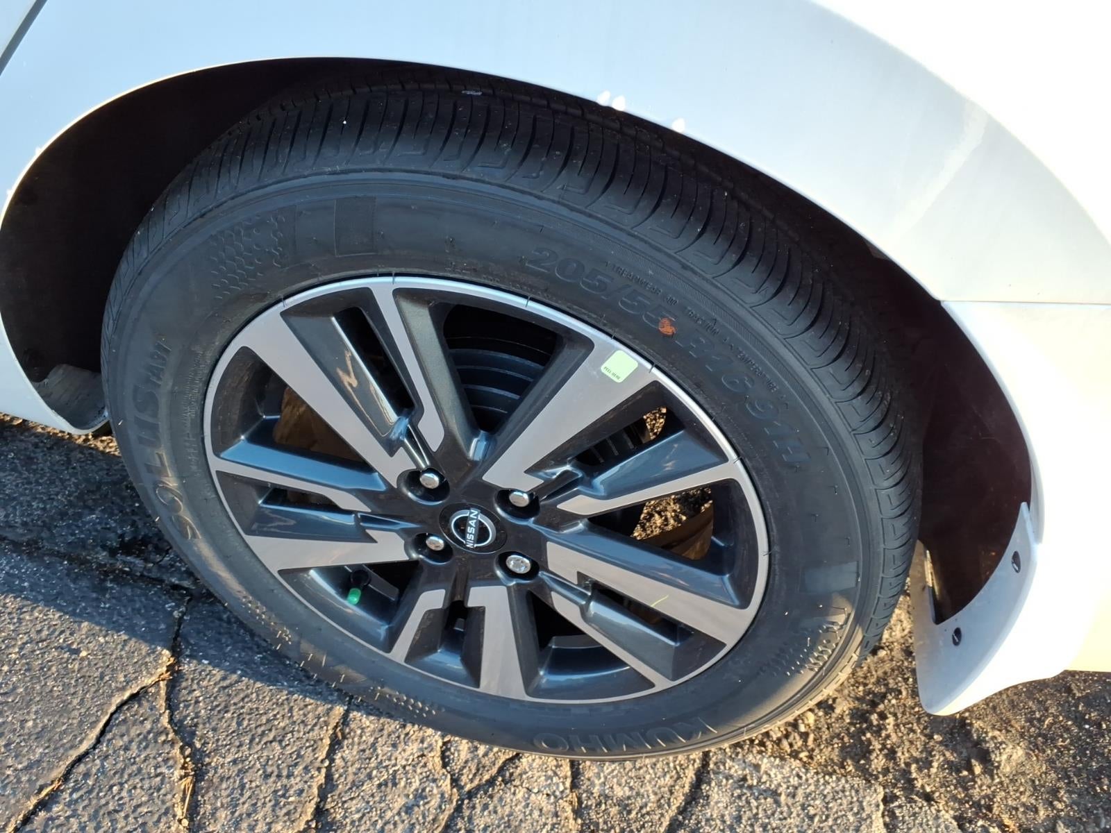 2025 Nissan Versa SV