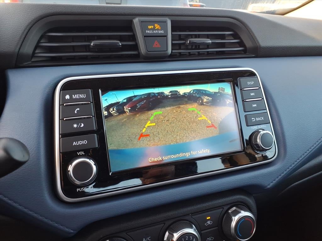 2025 Nissan Versa SV