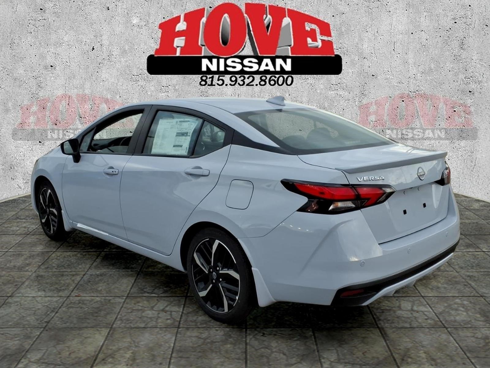 2025 Nissan Versa SR