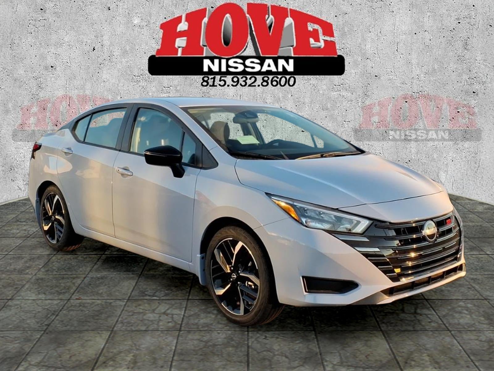 2025 Nissan Versa SR