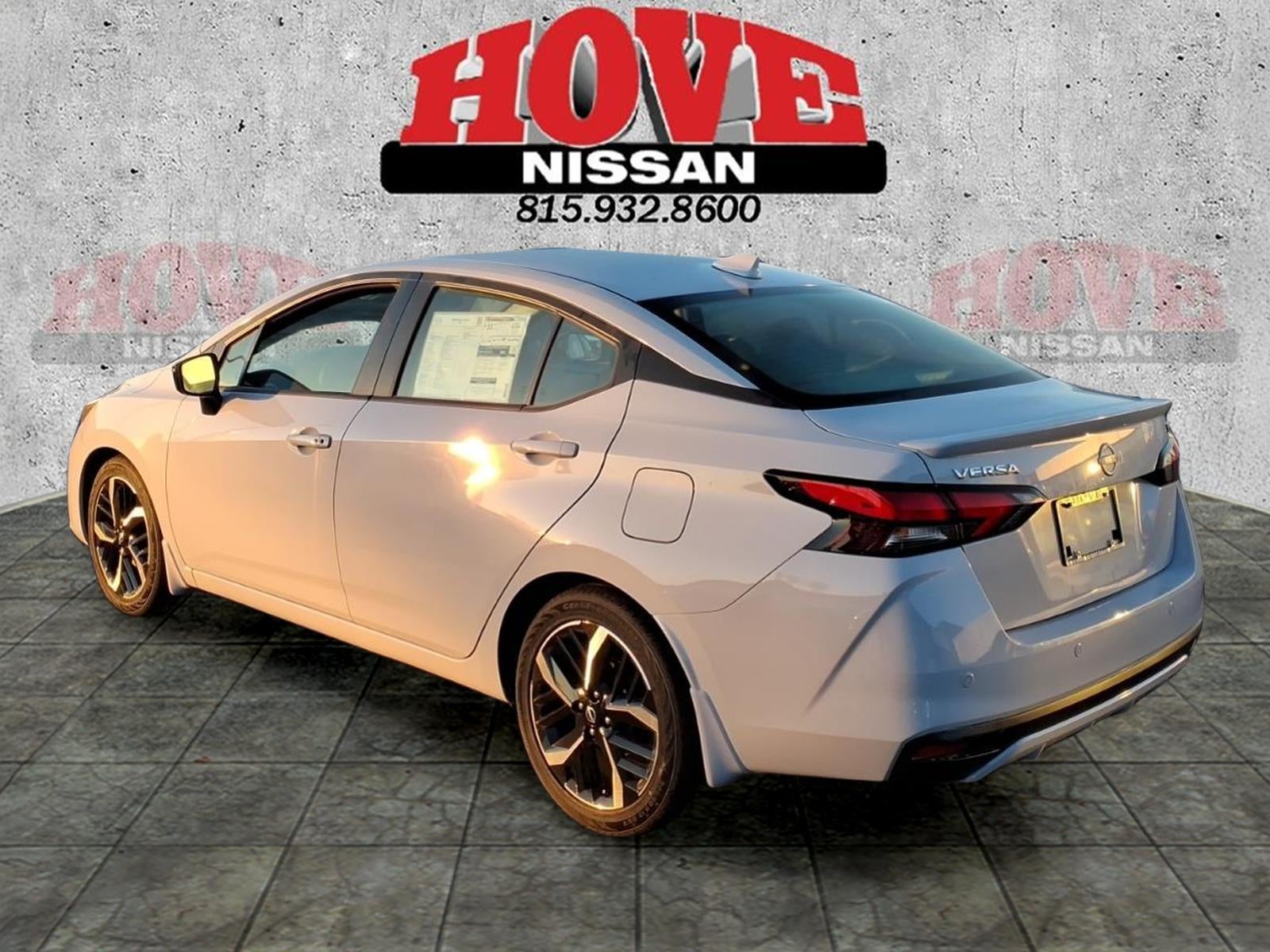 2025 Nissan Versa SR