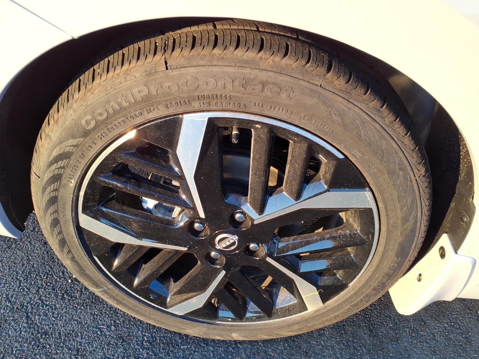 2025 Nissan Versa SR