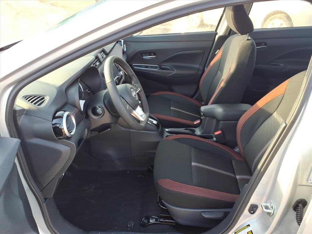 2025 Nissan Versa SR