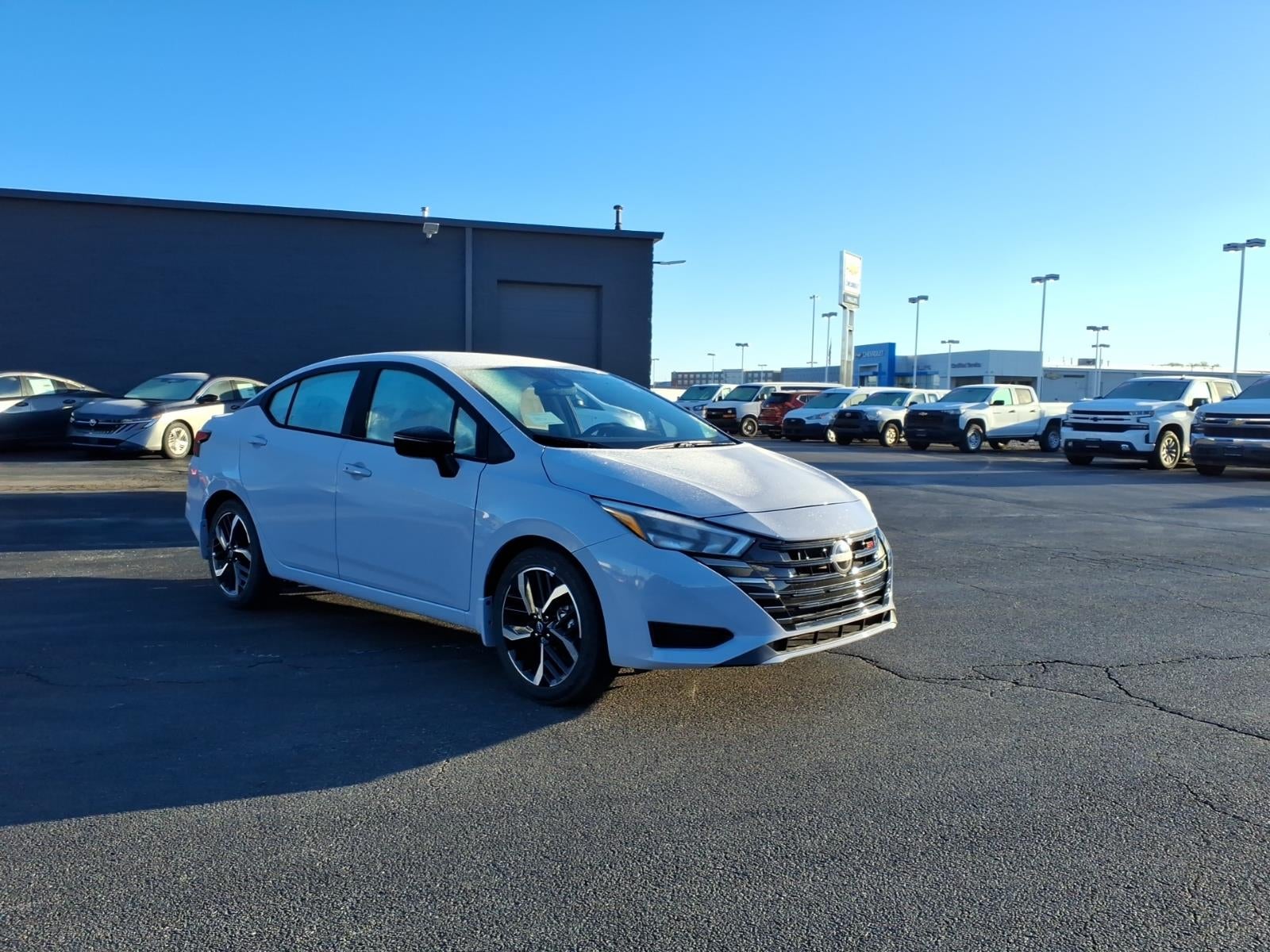 2025 Nissan Versa SR