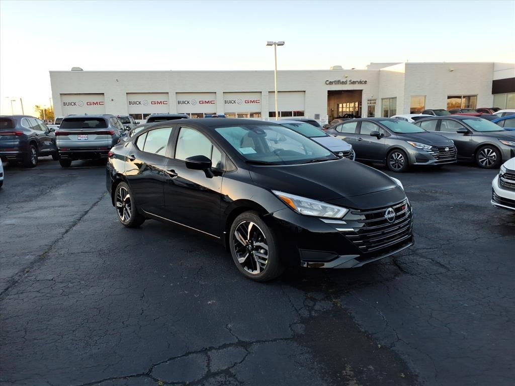 2025 Nissan Versa SR