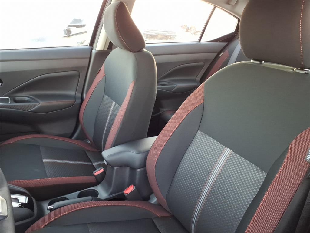 2025 Nissan Versa SR