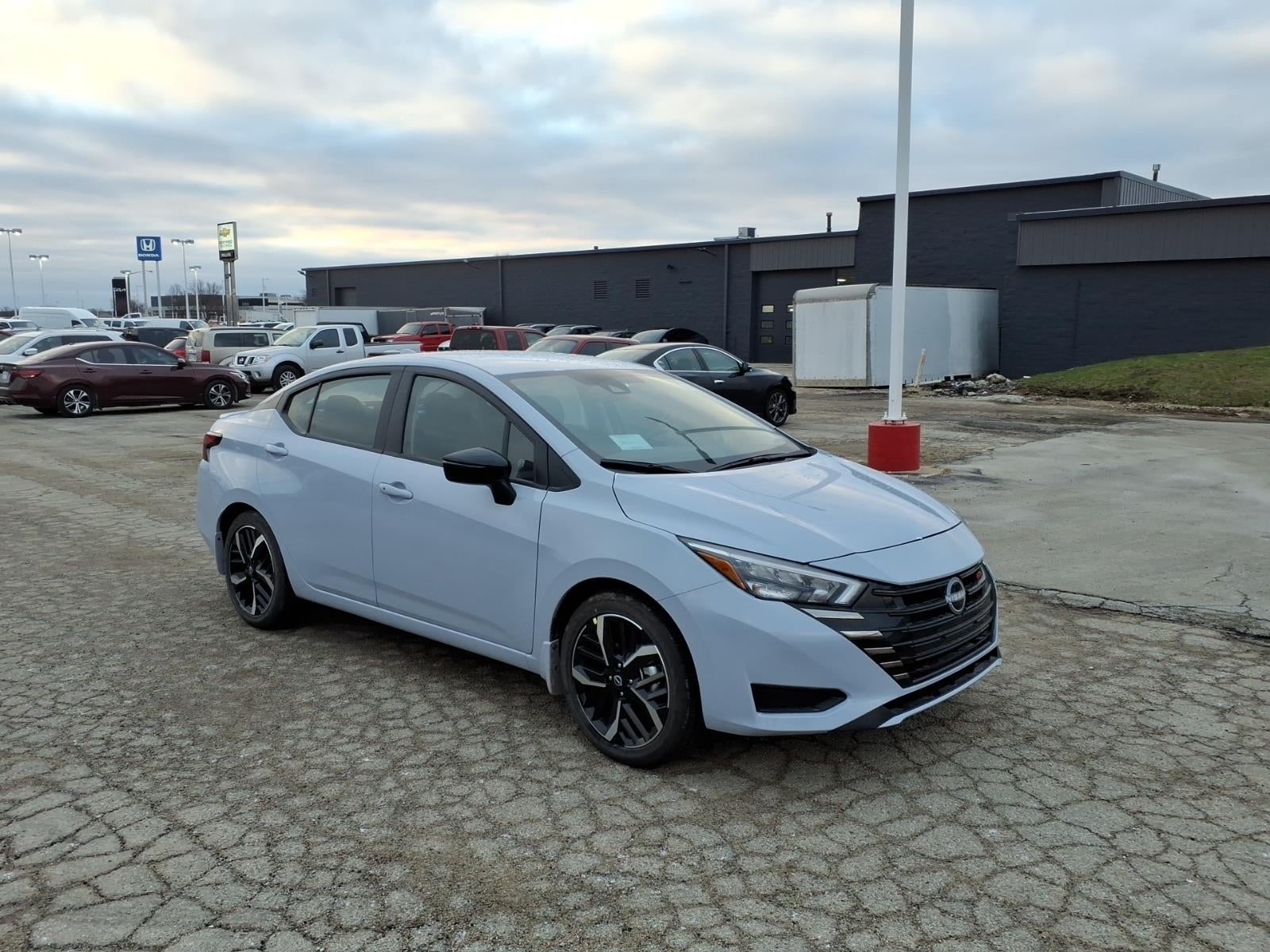 2025 Nissan Versa SR