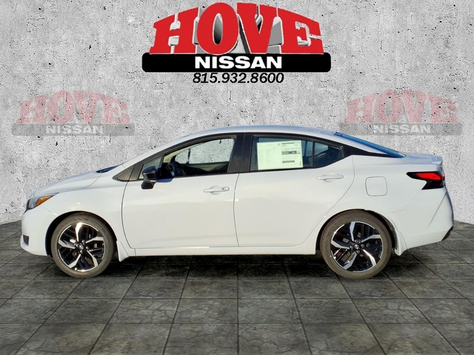 2025 Nissan Versa SR