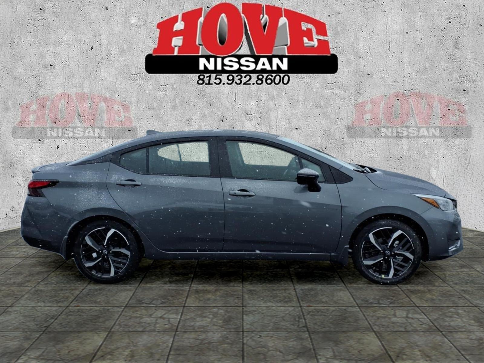 2025 Nissan Versa SR