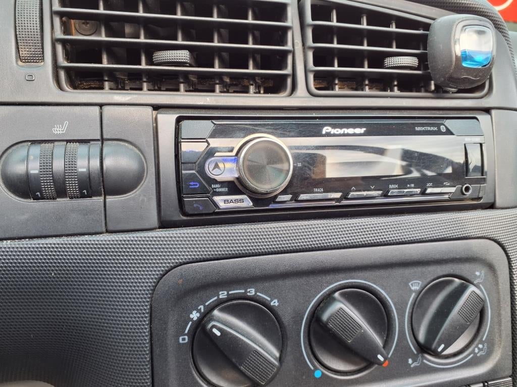 2002 Volkswagen Cabrio GLX