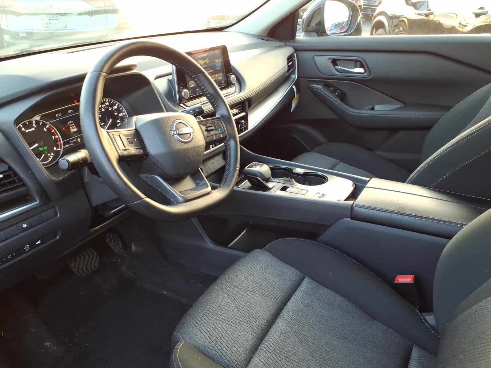 2025 Nissan Rogue SV