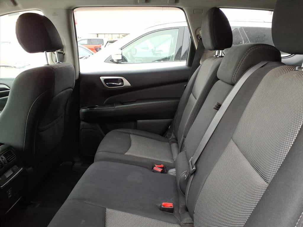 2018 Nissan Pathfinder SV