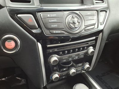 2018 Nissan Pathfinder SV