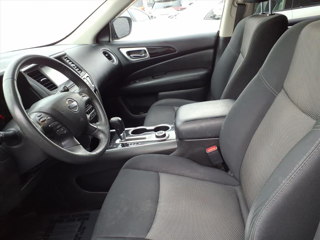 2018 Nissan Pathfinder SV