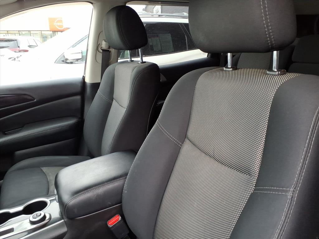 2018 Nissan Pathfinder SV