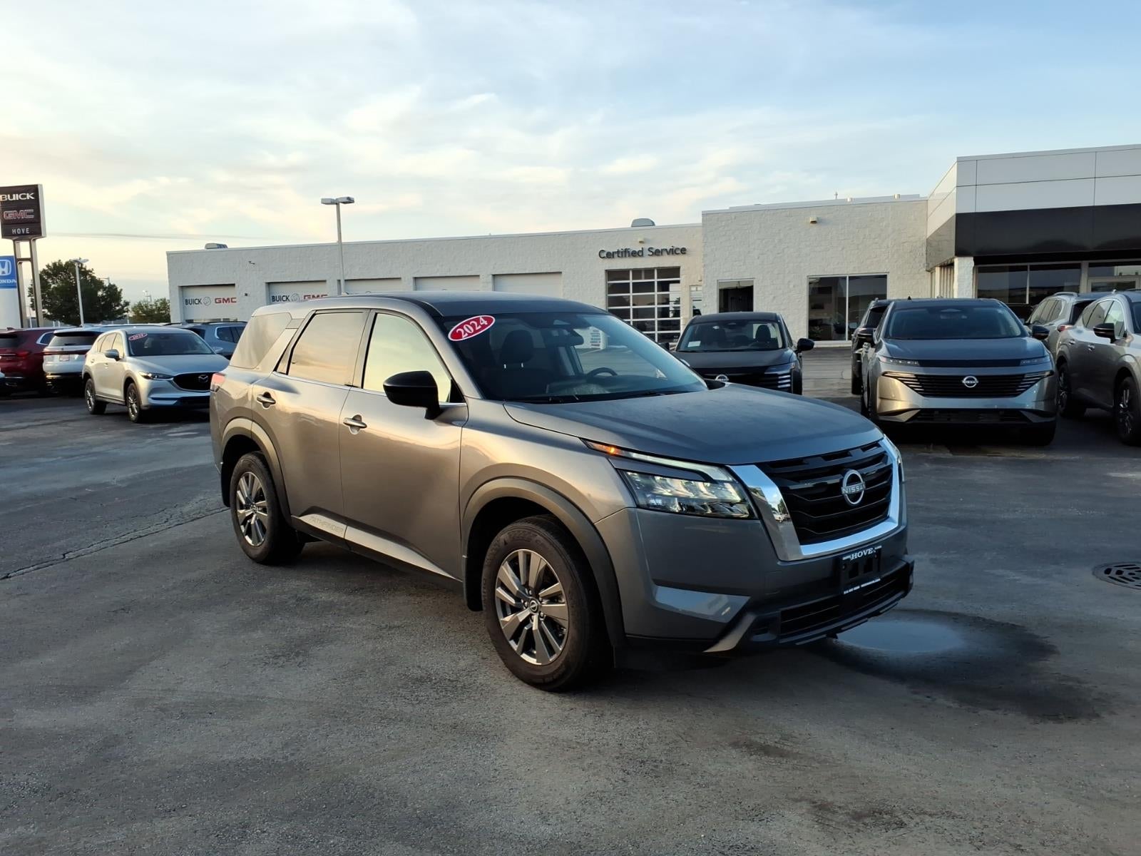 2024 Nissan Pathfinder S
