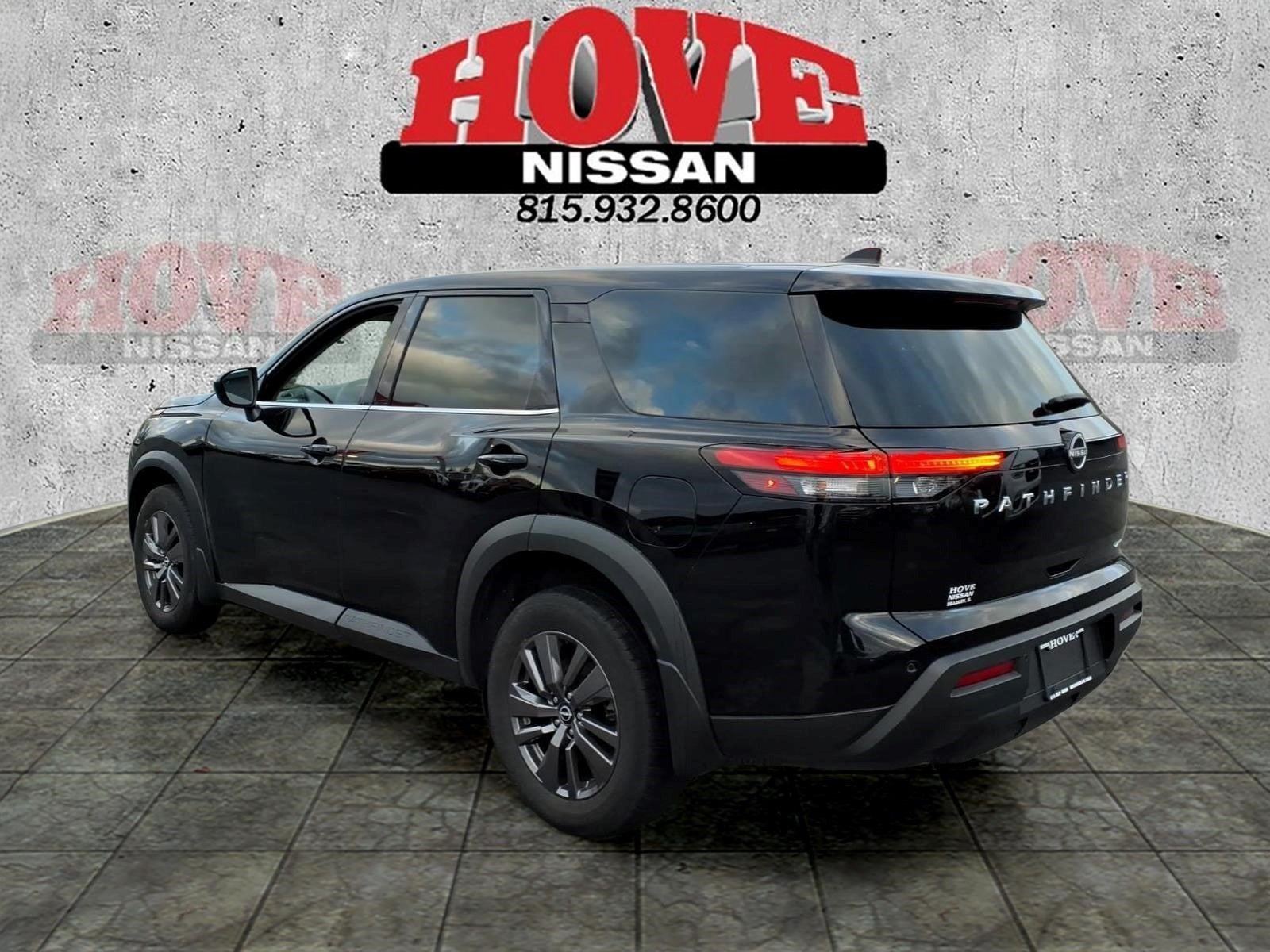 2023 Nissan Pathfinder S