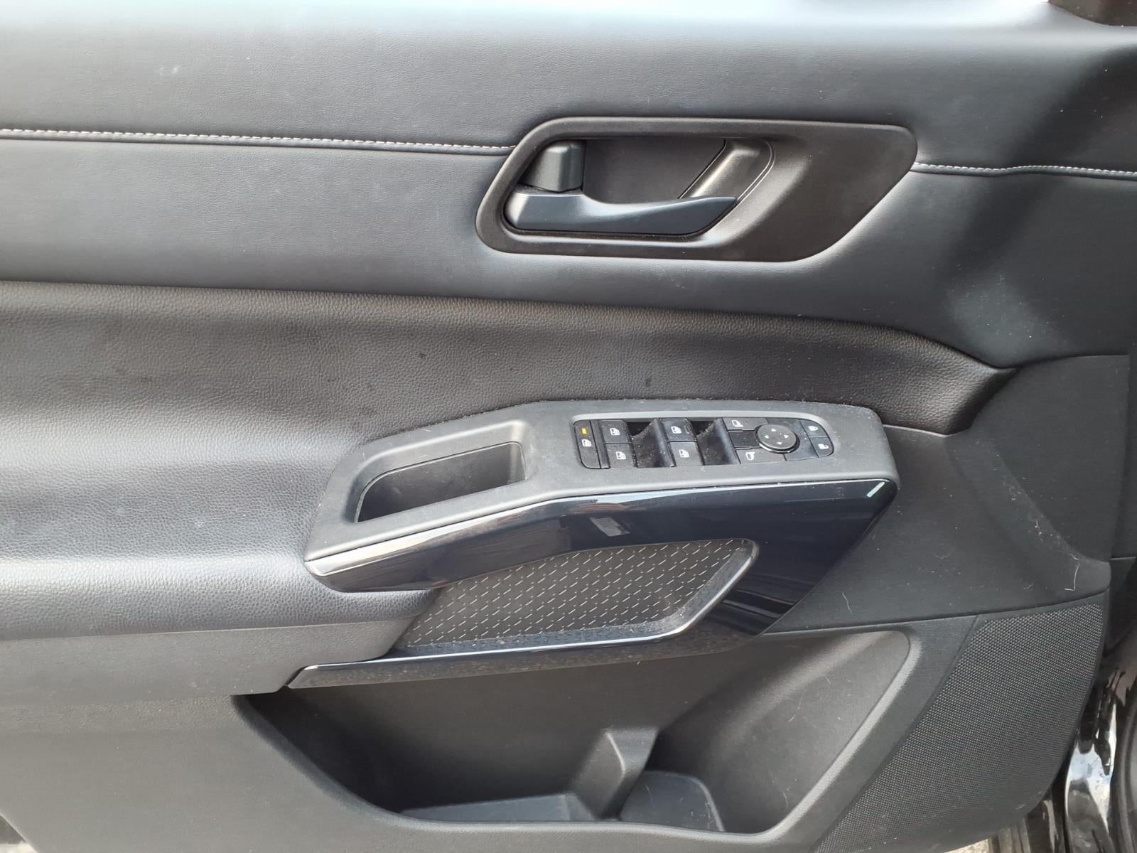 2023 Nissan Pathfinder S