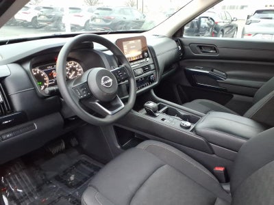 2024 Nissan Pathfinder S