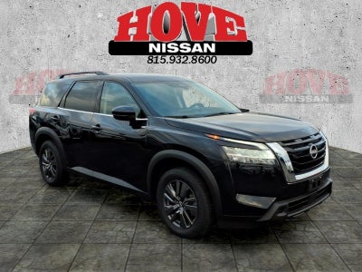 2022 Nissan Pathfinder SV