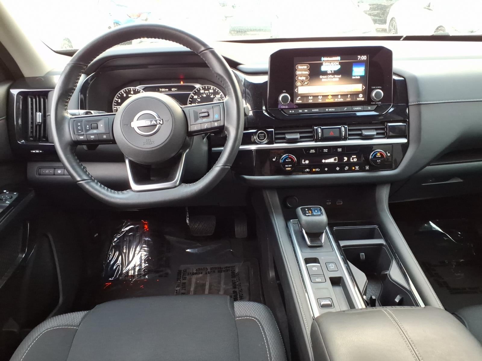 2022 Nissan Pathfinder SV