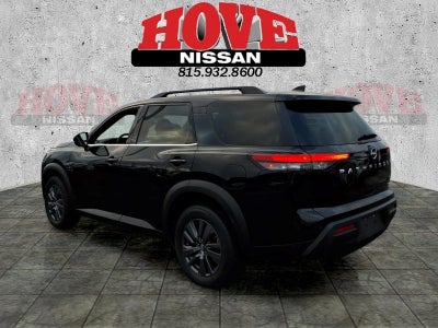 2022 Nissan Pathfinder SV